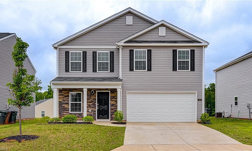 1st image of 114 Saddlehorse Ln