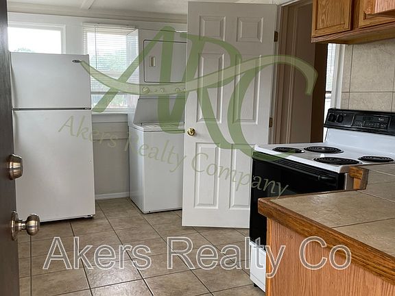 5th image of 205 1/2 E Adams Ave