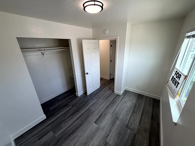 945 Del Monte Ave #B — Photo 11