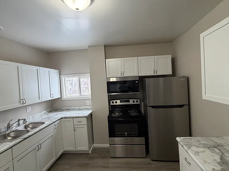 111 Battle Creek Ave #1 — Photo 1