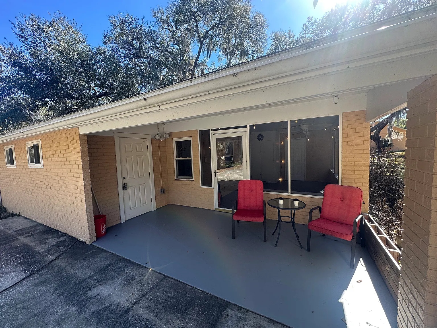 2 bed, 1052 sqft, $1,400 — Photo 2
