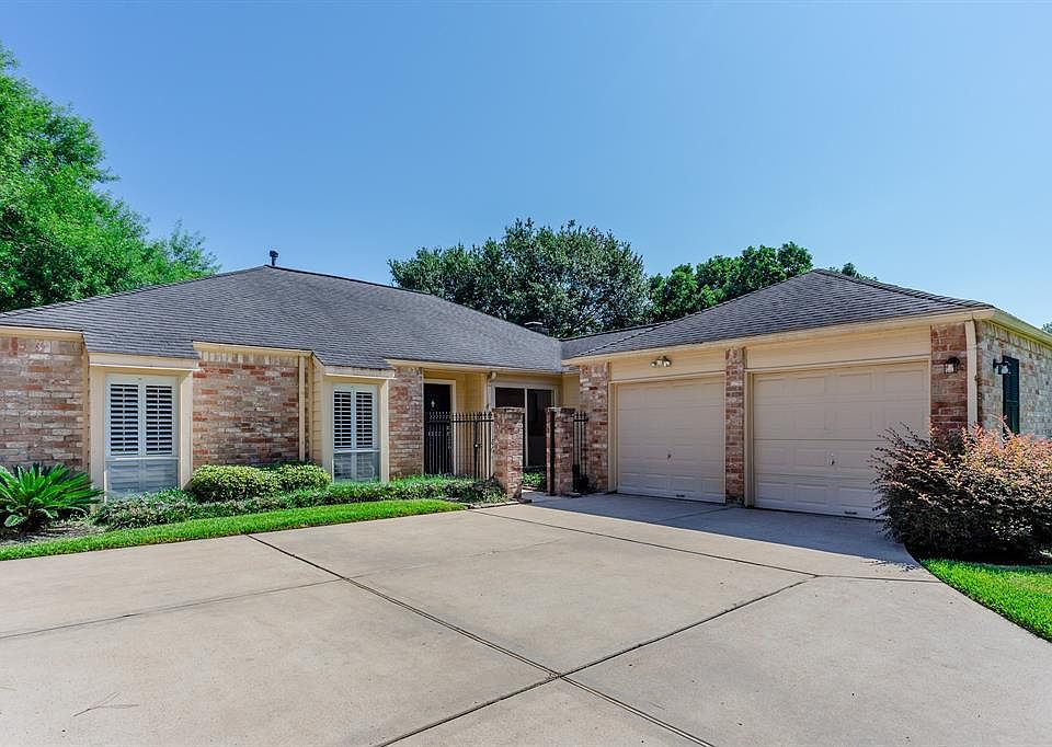 1st image of 20222 Pittsford Dr