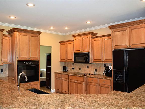 2nd image of 82 Beaver Lake Dr
