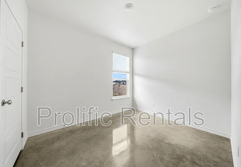8901 Prickly Ash Dr #B — Photo 15