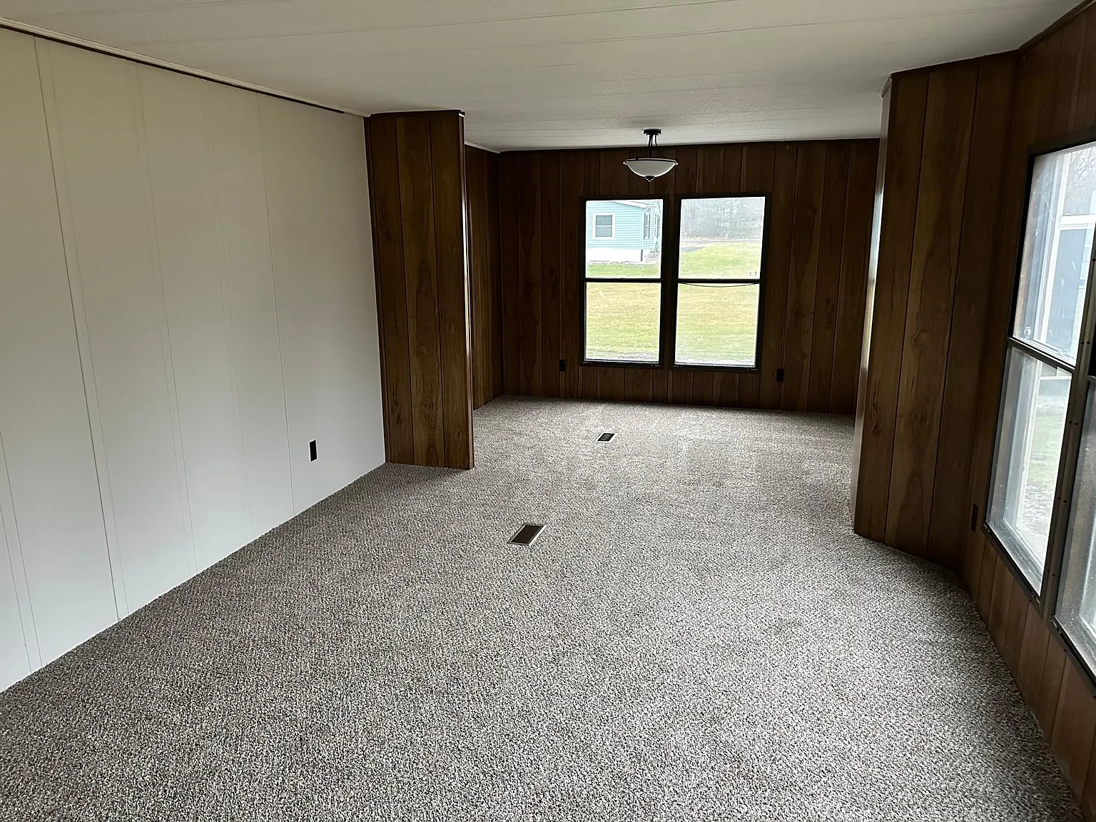10564 Holcomb Rd — Photo 3
