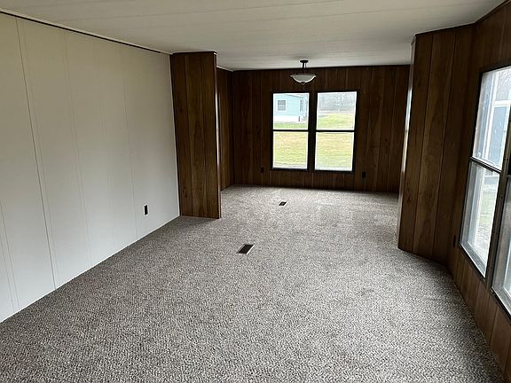 3rd image of 10564 Holcomb Rd
