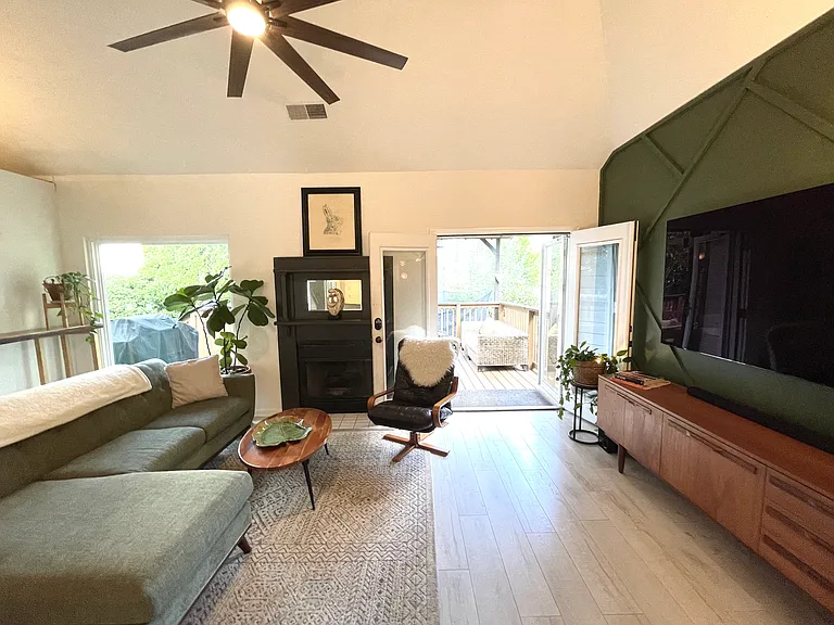 1109 Ashbury Dr — Photo 6