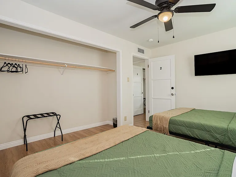 2205 Santa Paula Dr — Photo 5