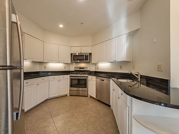 4th image of 11337 Hollowstone Dr