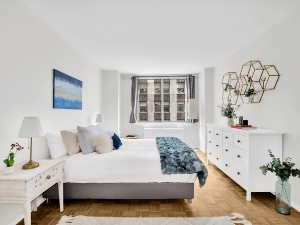 235 East 40th Street image 7 of 20