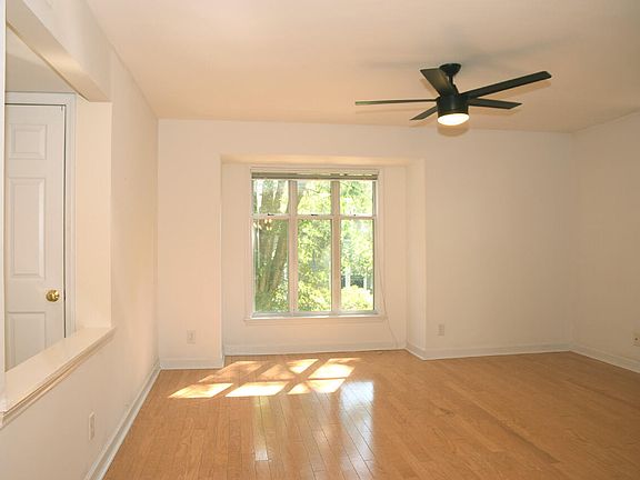 3rd image of 1221 Westview Ln APT 301