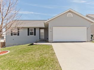 6619 Tennessee Dr SW, Cedar Rapids, IA 52404