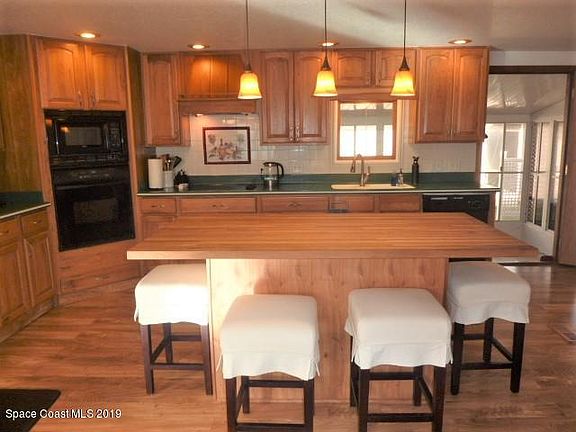 2nd image of 1025 Royal Palm Dr