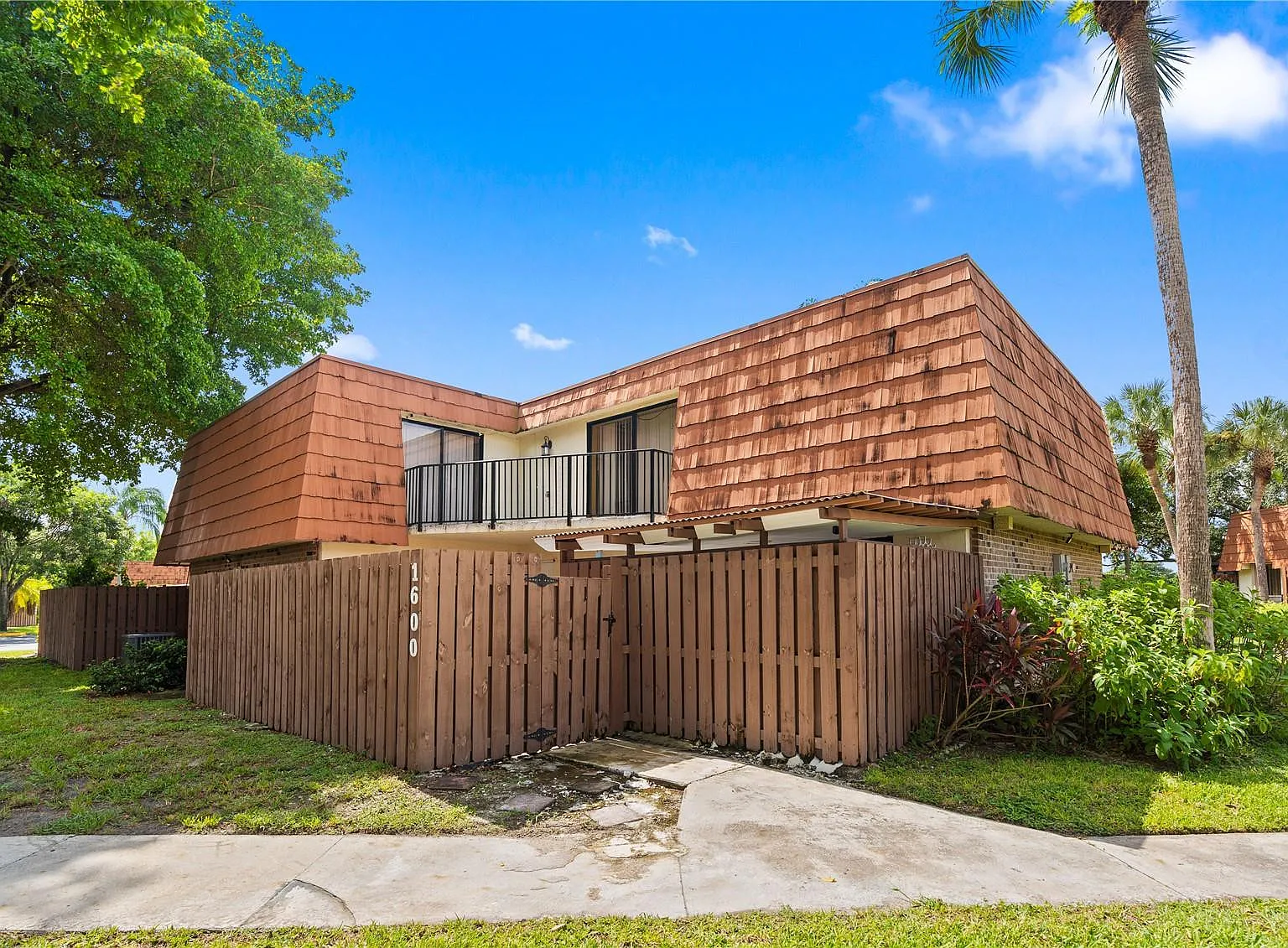 3 bed, 2.5 bath, 1460 sqft, $3,500 — Photo 1
