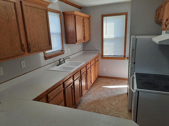 5th image of 613 11th Ave N