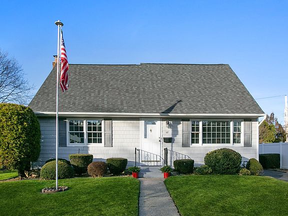 4th image of 57 Fordham Ave