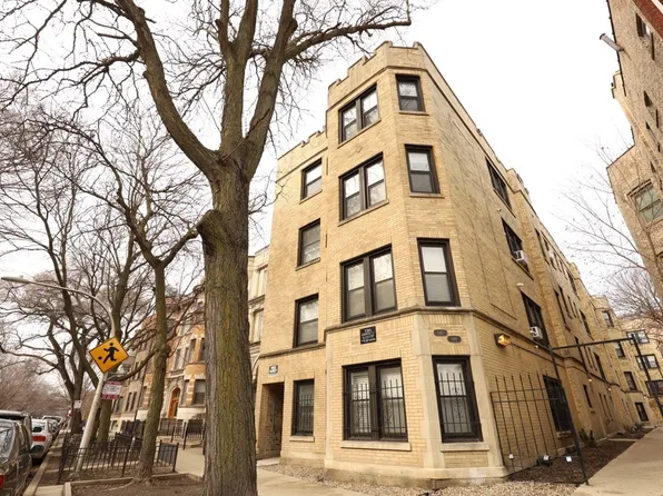 648.5 W Roscoe St, Chicago, IL