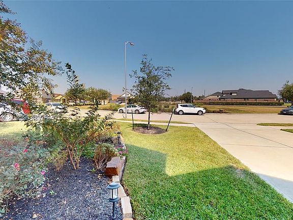2nd image of 29815 Waverly Park Ln