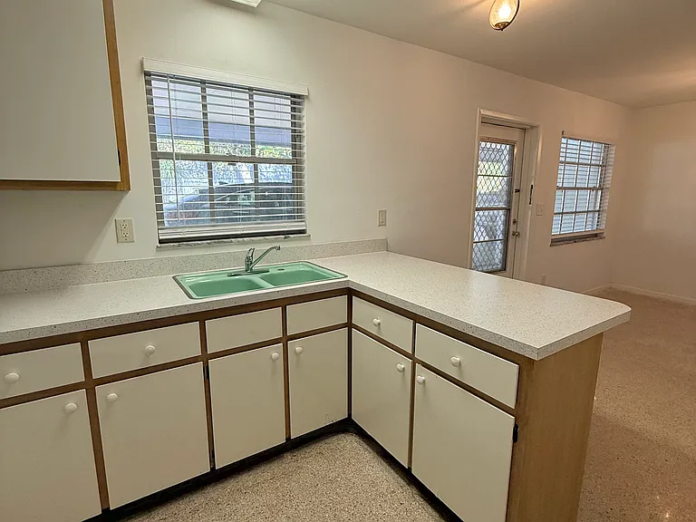 135 W Minnesota Ave #8 — Photo 13