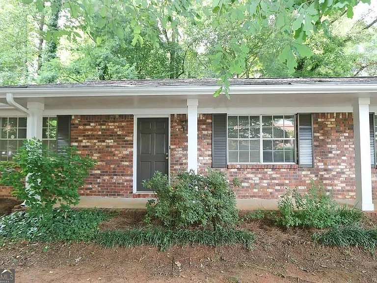 4215 Fawn Ln SE — Photo 2
