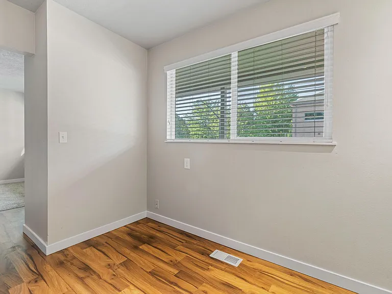 1527 W Ridenbaugh St — Photo 16