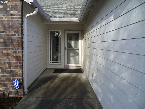 4th image of 17504 NE 29th St