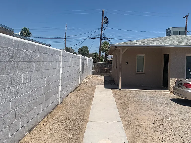 1723 Linden Ave — Photo 4