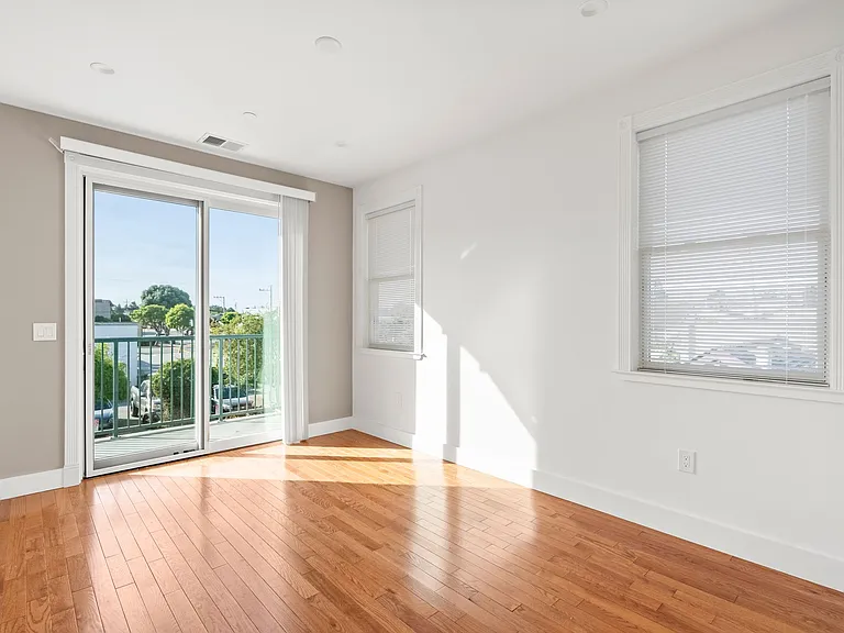 650 Mill St #204 — Photo 9