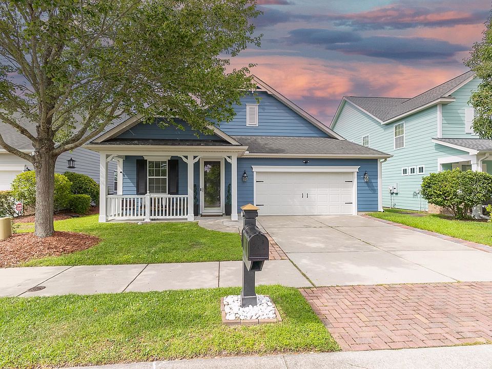 1st image of 1569 Legends Ave.