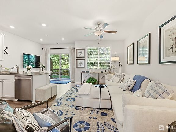 4th image of 8812 E Gilman Avenue