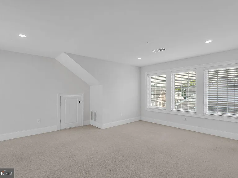 17 Grey Ct — Photo 24