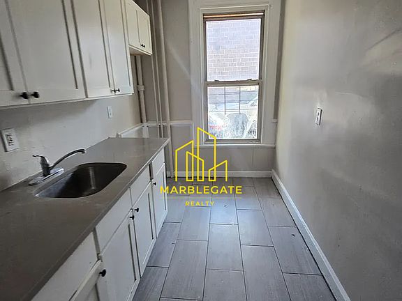 2nd image of 240 William St #11