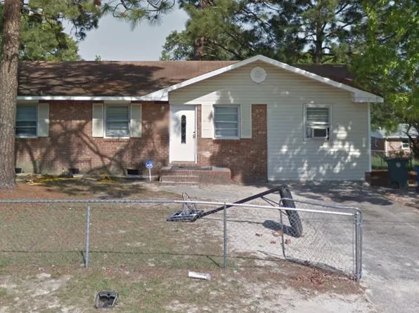 1829 Dewsberry Pl, Fayetteville, NC 28304