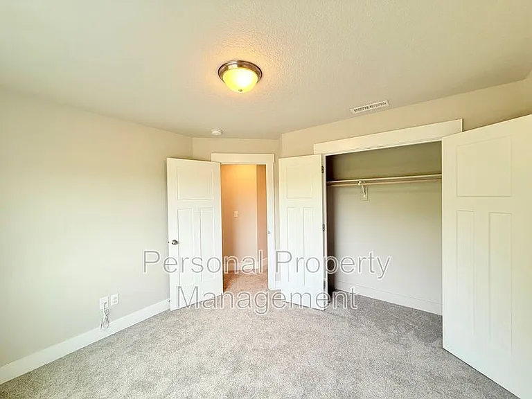 1530 NW 29th Pl — Photo 18