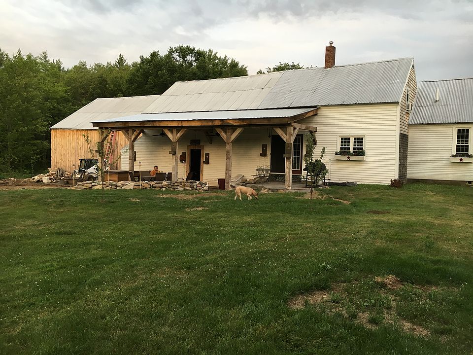 2nd image of 280 Center Rd
