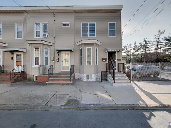 325 Sussex St, Harrison, NJ 07029
