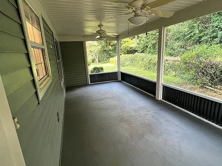2945 Pointewest Dr — Photo 15