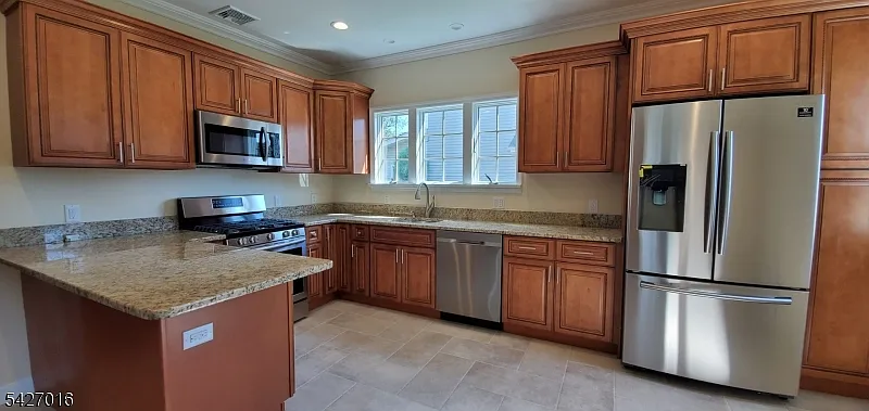 3 bed, 2.5 bath, $3,500 — Photo 3