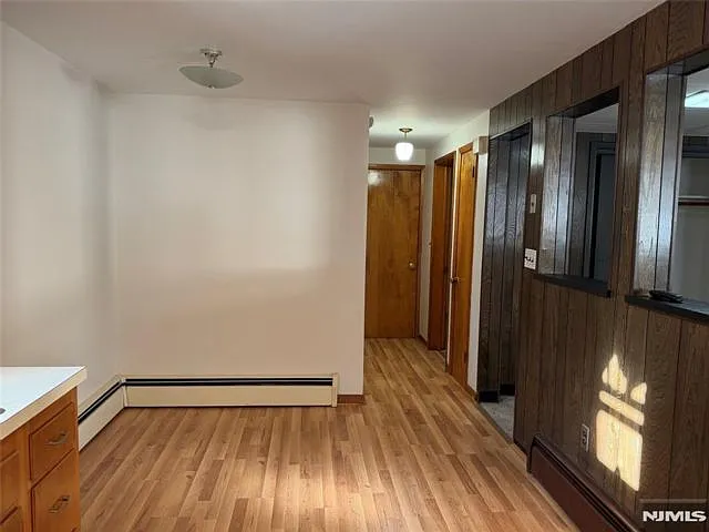 1 bed, 1.0 bath, $2,100 — Photo 1