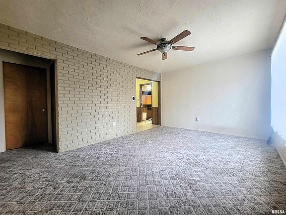 3rd image of 103 Marion St
