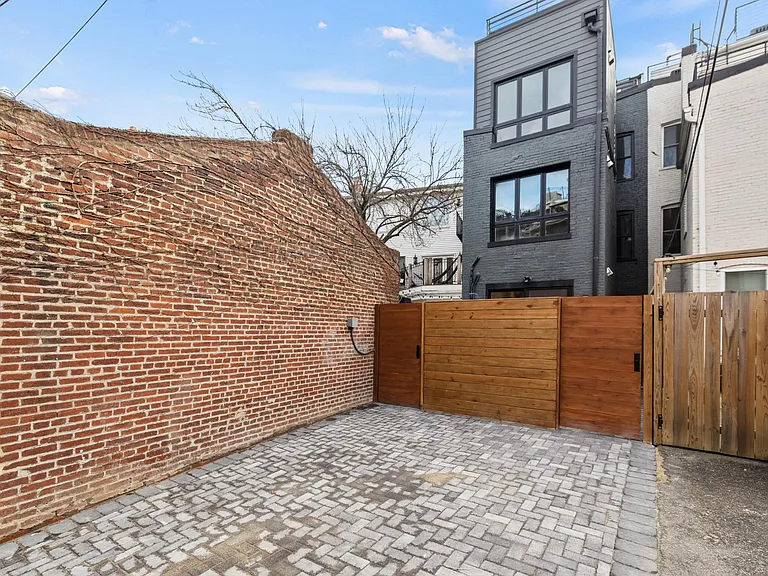 1961 Biltmore St NW #1 — Photo 18