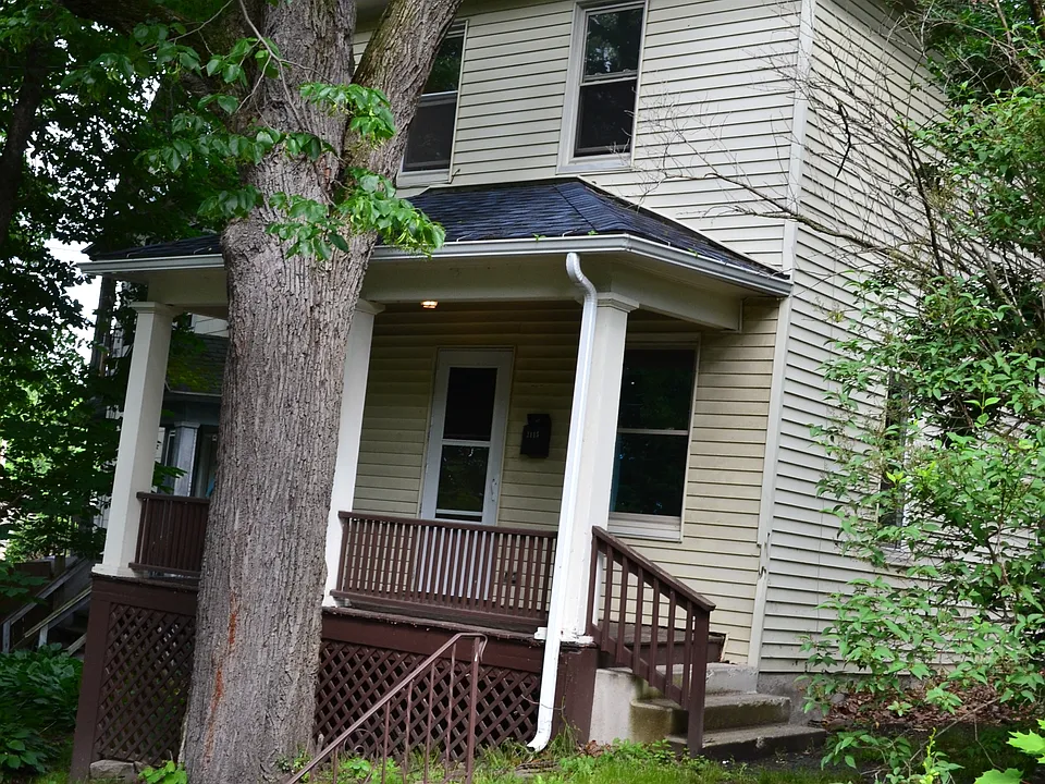 2115 Hollister Ave