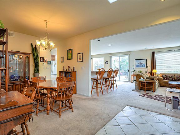 5th image of 25757 Cloverfield Ct