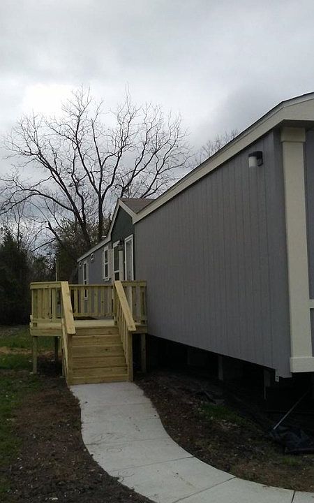 2nd image of 1316 Country Ln