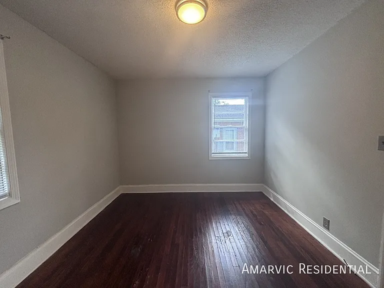 407 Dexter St — Photo 6