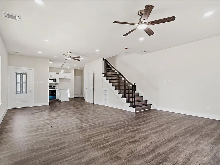 8027 Virgil St — Photo 13