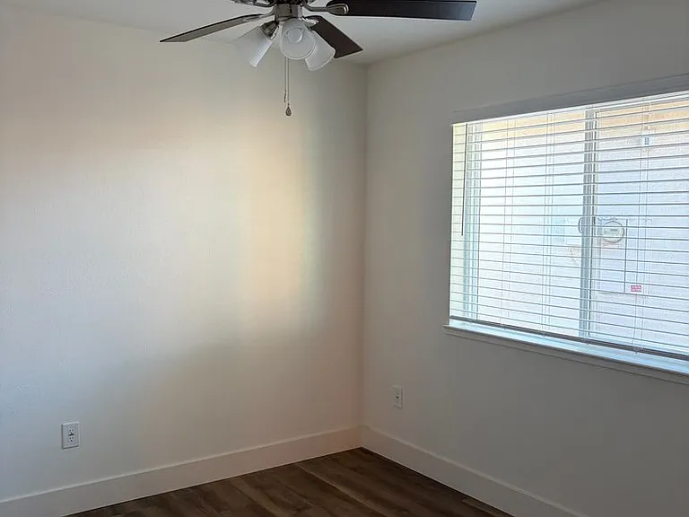 3143 Stern Way — Photo 10