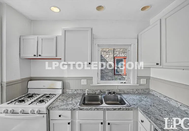 414 Bender Dr — Photo 10