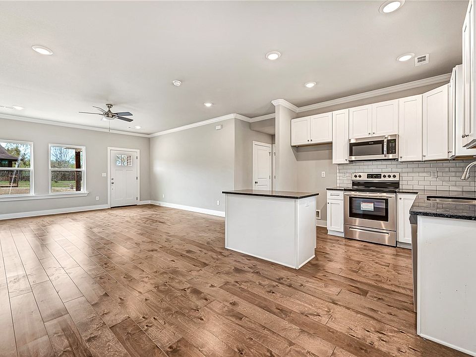 1st image of 16 Olmsted Cir