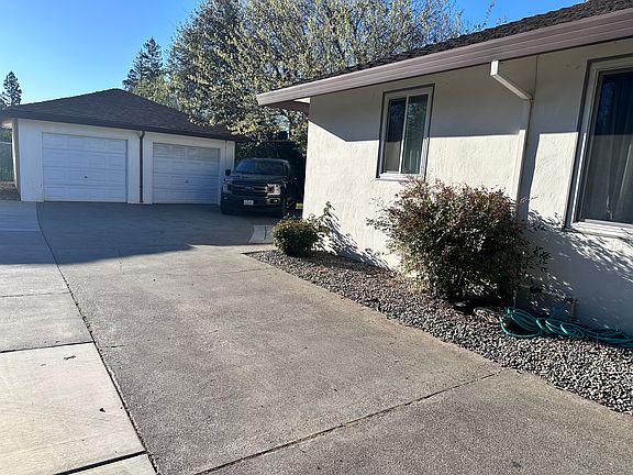 4th image of 3321 Morse Ave